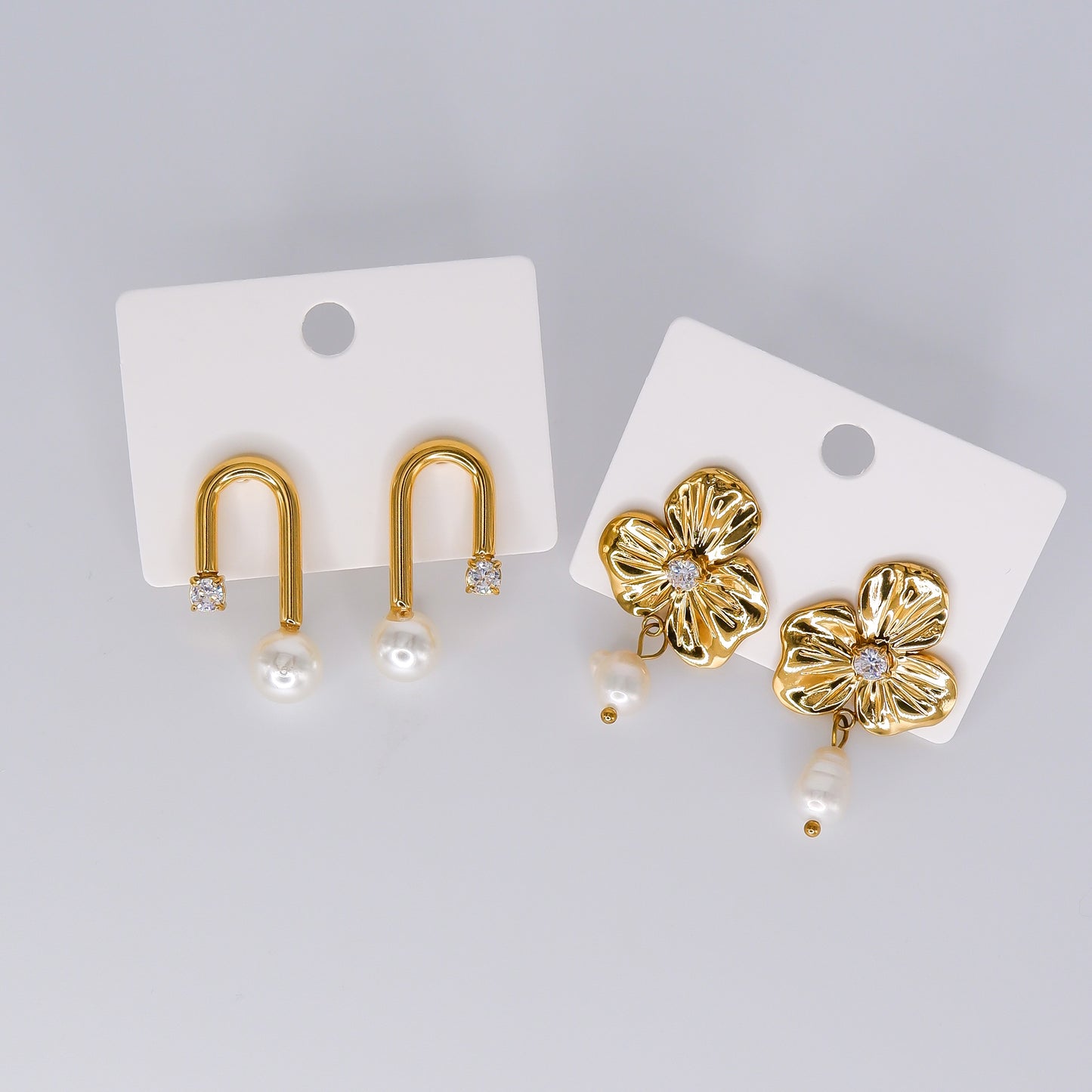 Brinco Espeto Flor e Pérolas