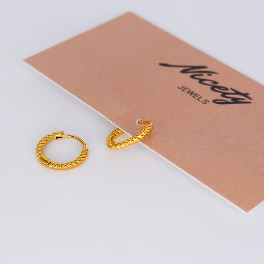 Argola Dourada Entrelaçada Fina