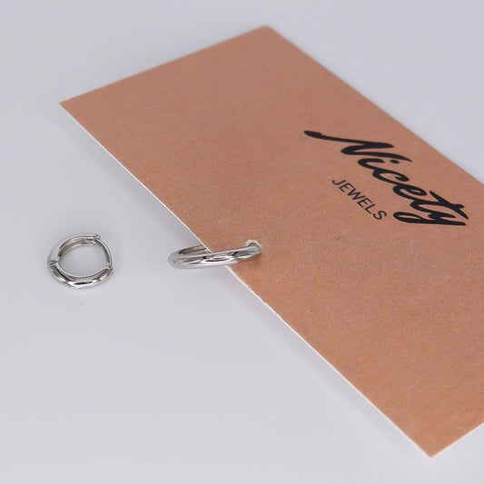 Argola Prateada Lisa Básica