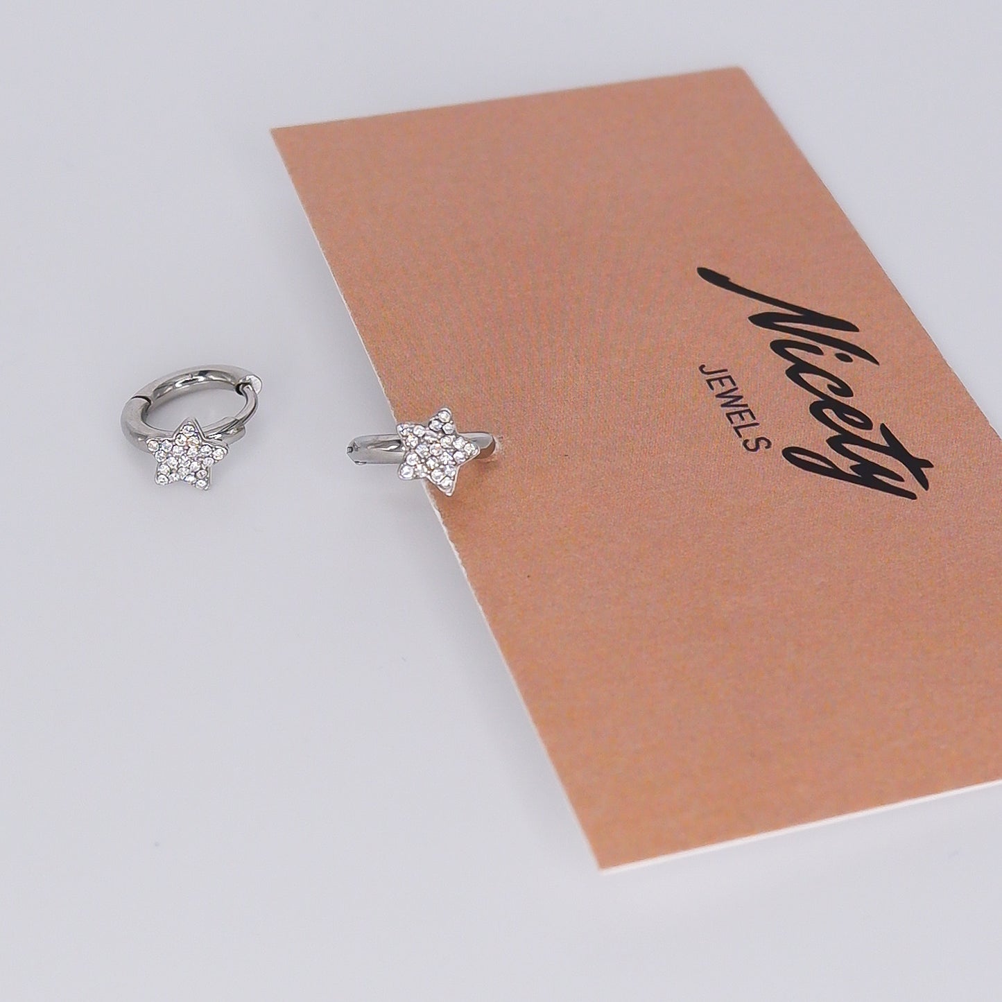 Argola Prateada Estrela Brilhante