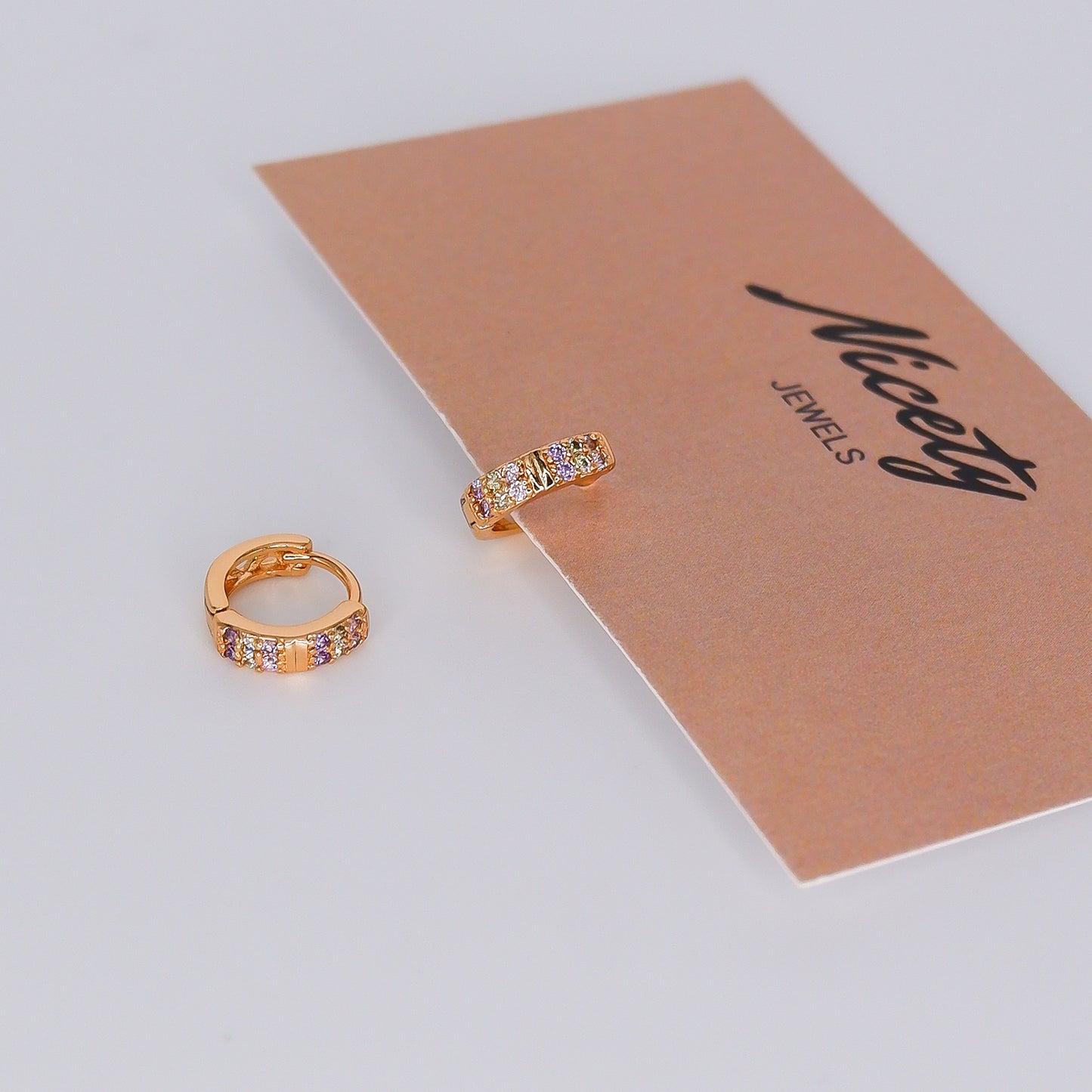 Argola Hipoalergénica Brilhos Múltiplos Pastel