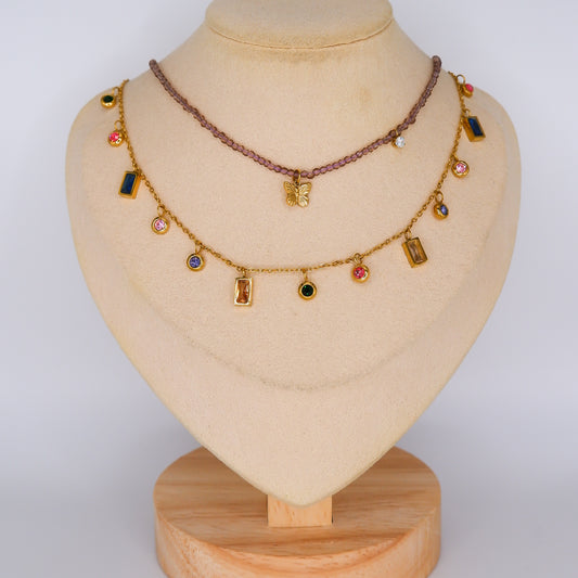 Colar Miçangas Lilás com Borboleta e Pendentes Coloridos