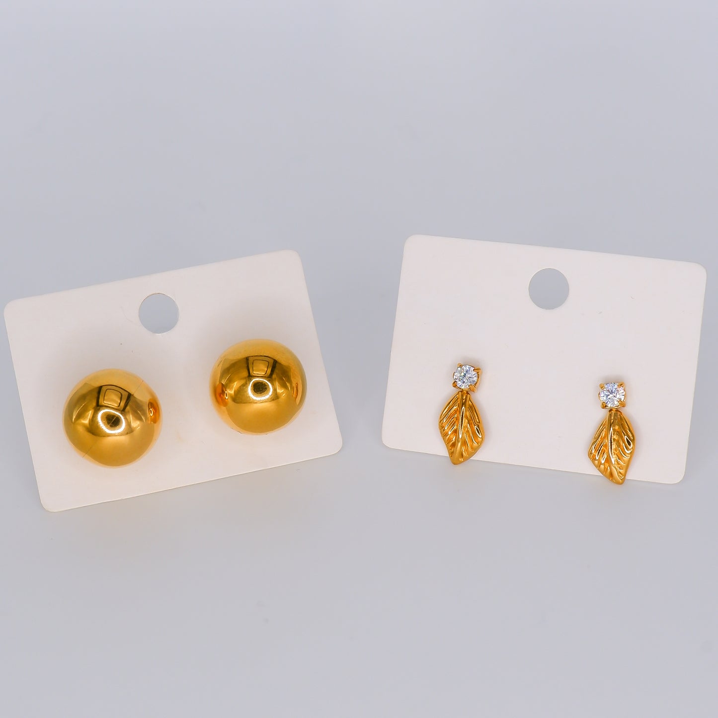 Brincos de Espeto Bola e Folha com Brilho