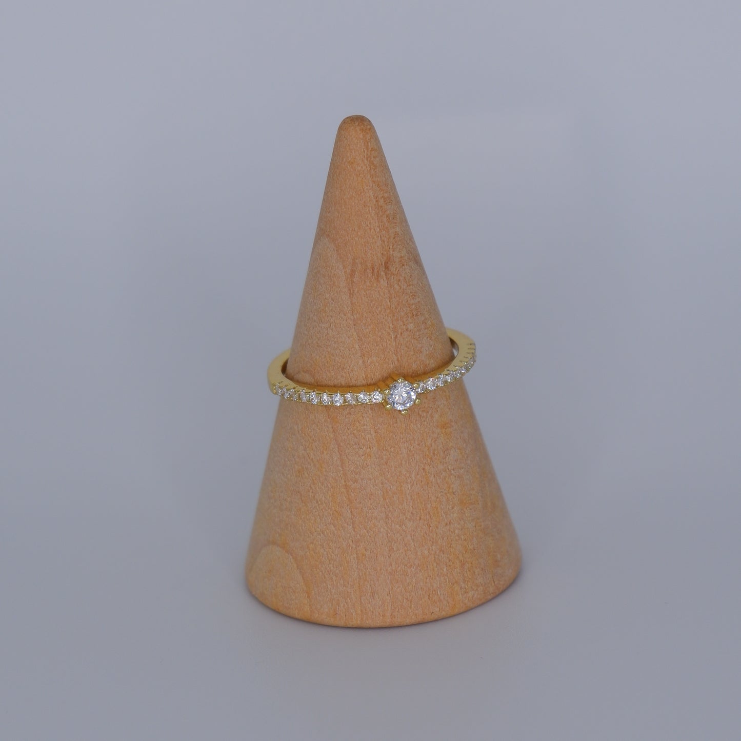 Anel S925 pedra maior com brilhantes
